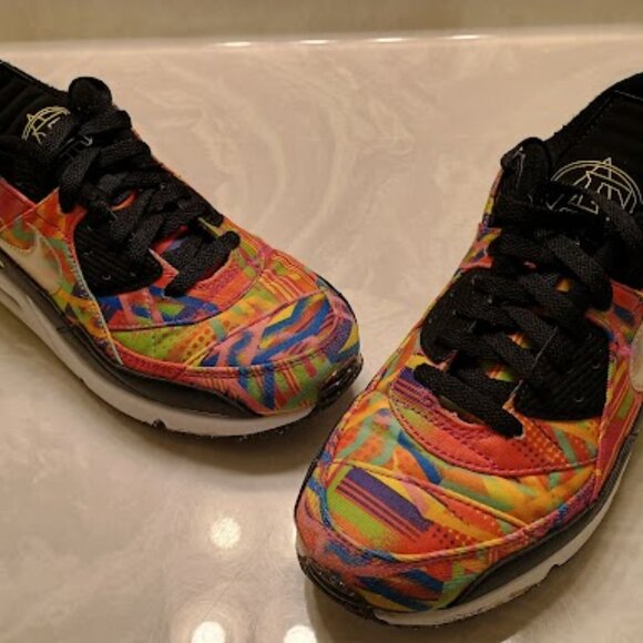 Nike Air Max 90's "Familia" - Picture 6 of 16